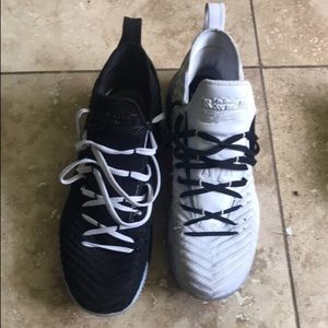 Sz 13 LeBron Equality comes with no box